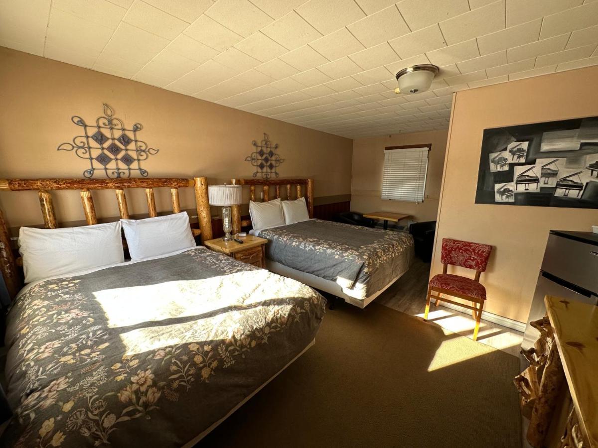 Pinecrest Motel Nipigon Bagian luar foto