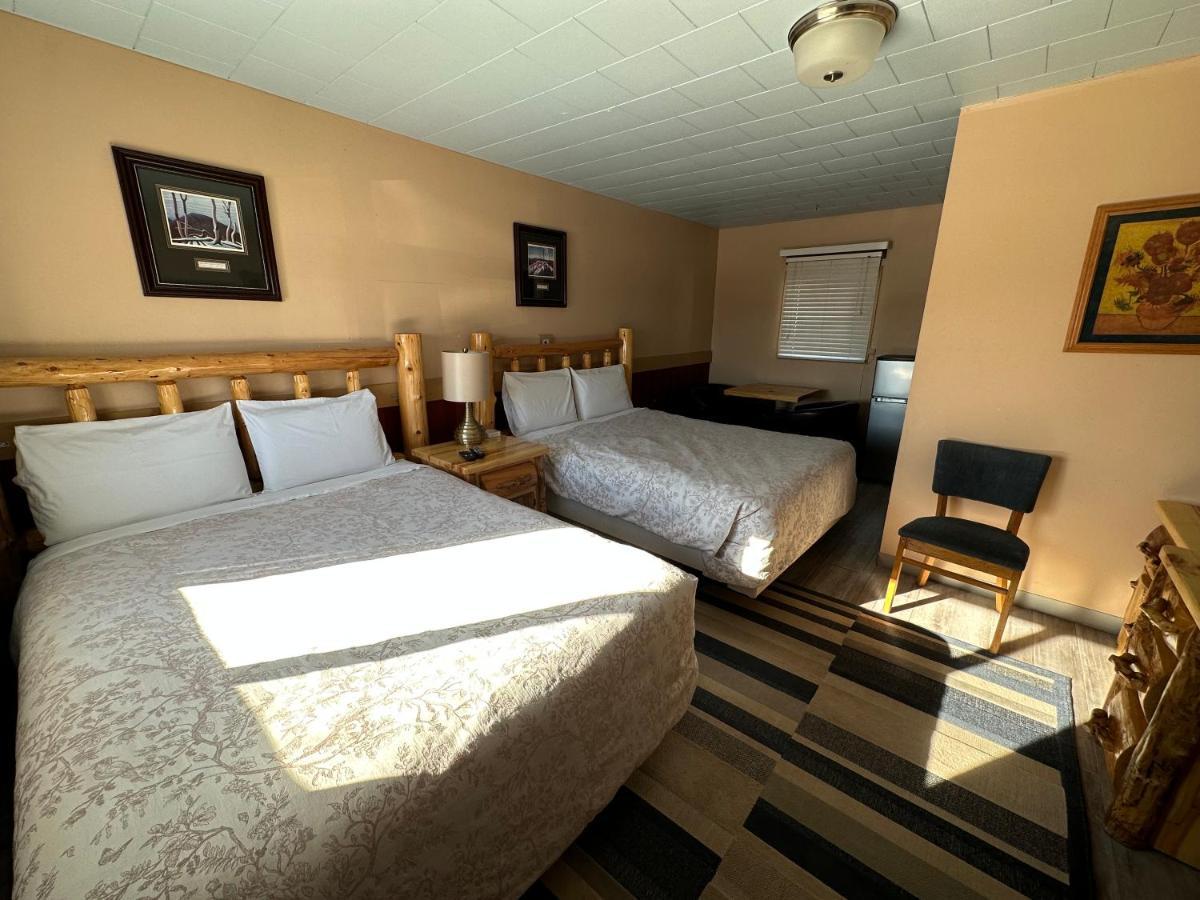 Pinecrest Motel Nipigon Bagian luar foto