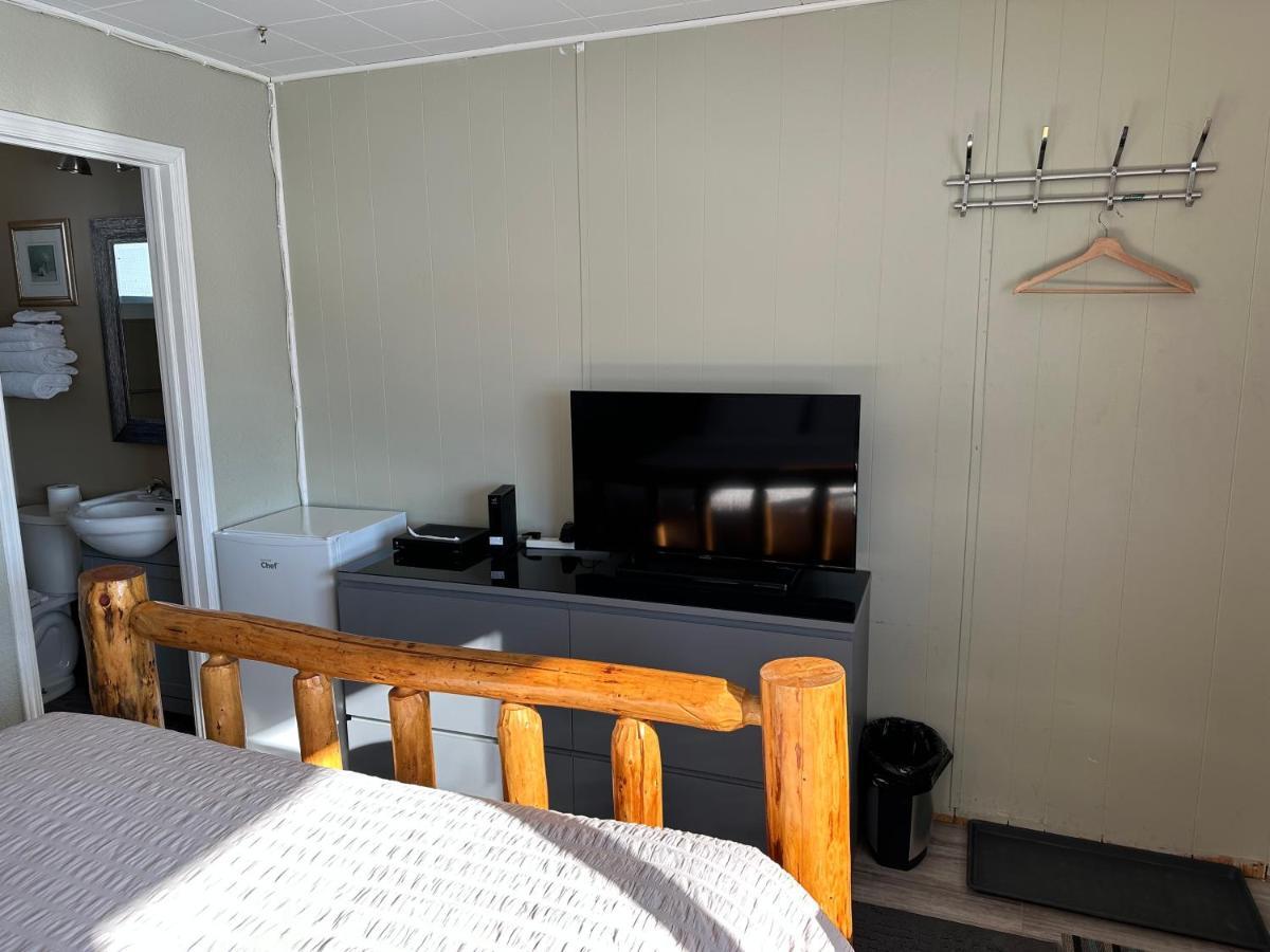 Pinecrest Motel Nipigon Bagian luar foto